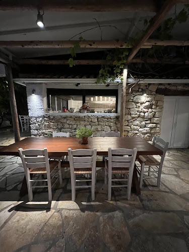 Αυλή - Γαστρονομία και φιλοξενία