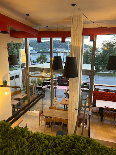 Los Tsiadiyas - Γαστρονομία και φιλοξενία