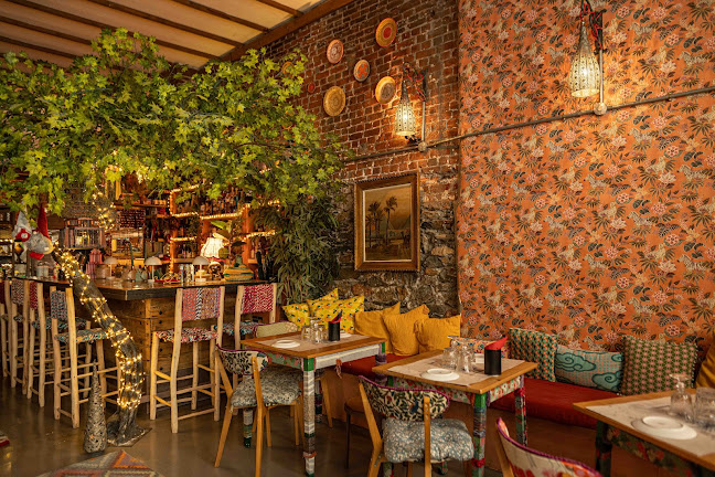 Ακαμάτρα - Akamatra - Γαστρονομία και φιλοξενία