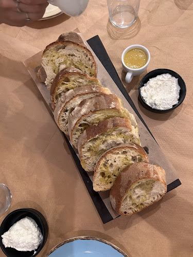 Comentarii opinii despre Apostolis