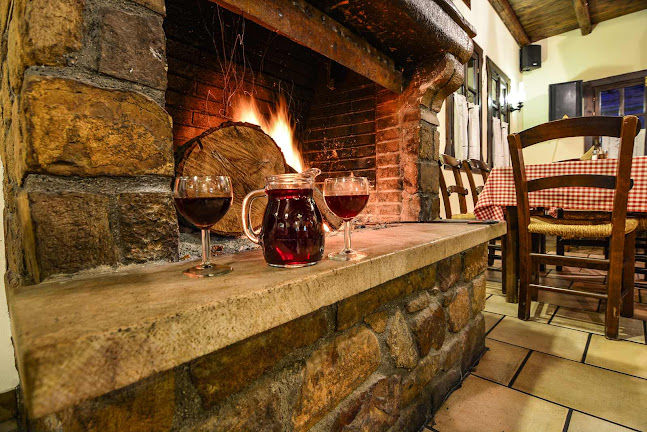 Είρωνες Και Οινοπότες - Γαστρονομία και φιλοξενία