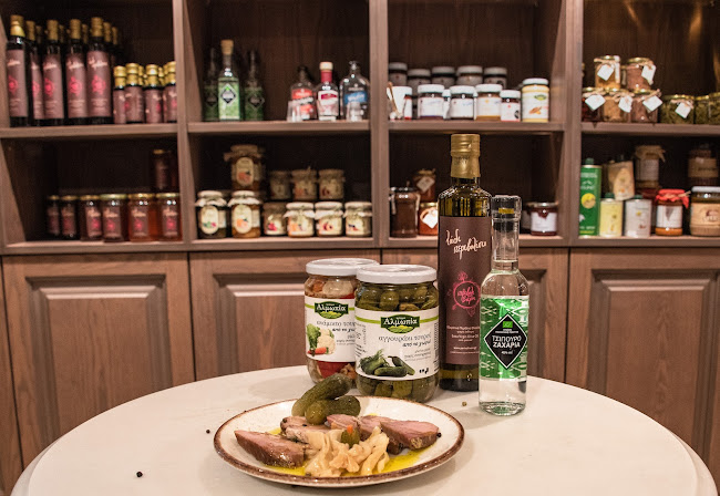 Opinii despre To Perivoli sti Vari în Βάρη - Γαστρονομία και φιλοξενία