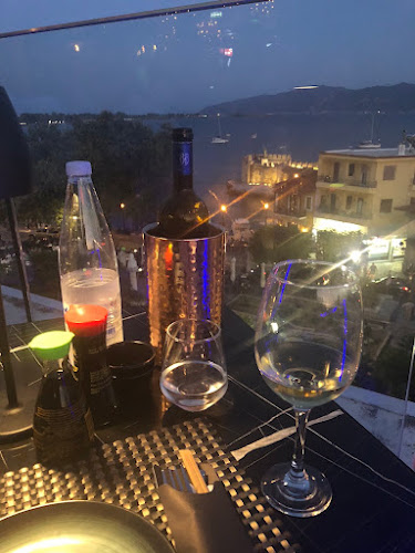 Opinii despre Amaryllis Roof Garden în Ναύπακτος - Γαστρονομία και φιλοξενία