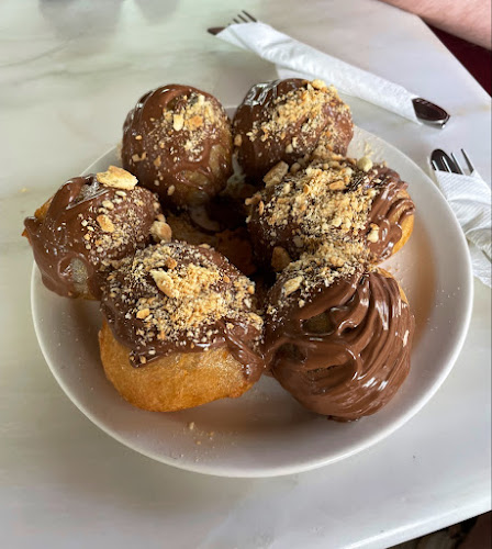 Μία Ζωή Λουκουμάδες (Γεώργιος Ἐμμ. Δεμενεόπουλος)