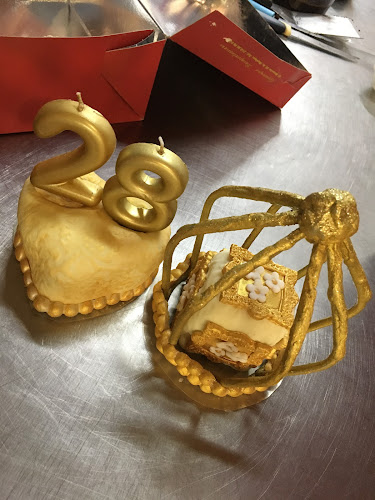 Τής Ελένης - Αιδηψός