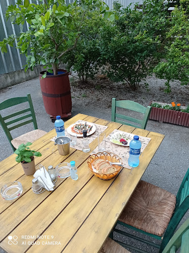 ΚΑΦΕ ΟΥΖΕΡΊ ΒΕΤΤΟΣ ΣΤΗ ΣΤΟΆ - Αλεξάνδρεια