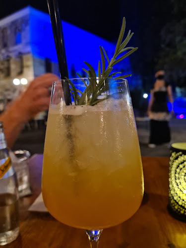 Platanos Restaurant - Γαστρονομία και φιλοξενία