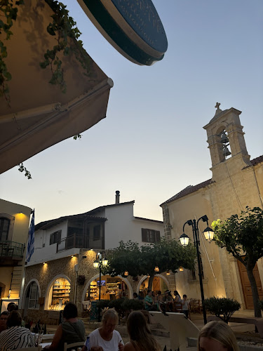 Comentarii opinii despre Elizabeth & Stablos