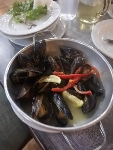 Opinii despre Αγκαλίτσας και στα Λαδάδικα în Θεσσαλονίκη - Γαστρονομία και φιλοξενία