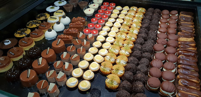 Opinii despre Φούρνος Βενέτη Smart Park în Σπάτα - Γαστρονομία και φιλοξενία