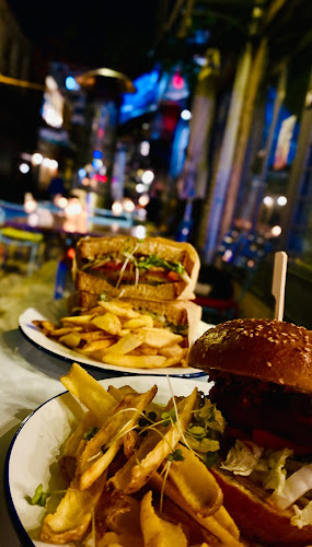 STREET HOUSE - Γαστρονομία και φιλοξενία