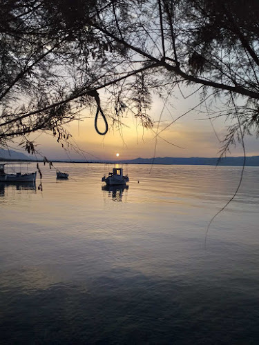 Ψαροταβέρνα ''KABOΣ'' - Καμένα Βούρλα