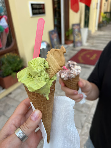 RETRO LATTERIA NAFPLIO - Γαστρονομία και φιλοξενία