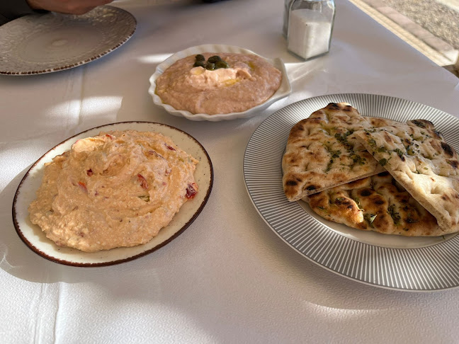 Comentarii opinii despre Το Καρέ του Μεζέ