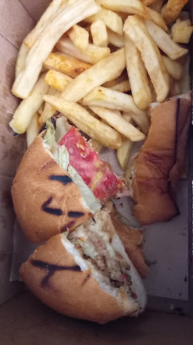 Opinii despre Picadillo Burger Nest în Ηράκλειο - Γαστρονομία και φιλοξενία