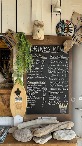 Opinii despre Nisos Café Bar în Ανάβυσσος - Γαστρονομία και φιλοξενία