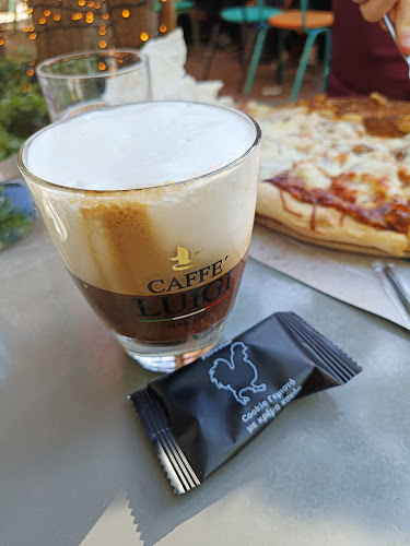 Πλ. Αγίας Ειρήνης 4, Αθήνα 105 60