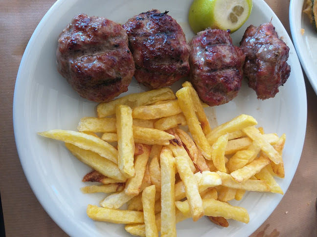 Opinii despre Εστιατόριο Ταβέρνα GEORGE’S STEAK HOUSE Γλυφάδα în Γλυφάδα - Γαστρονομία και φιλοξενία