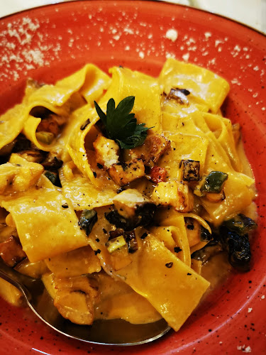 Comentarii opinii despre Tsaperdona pizza pasta