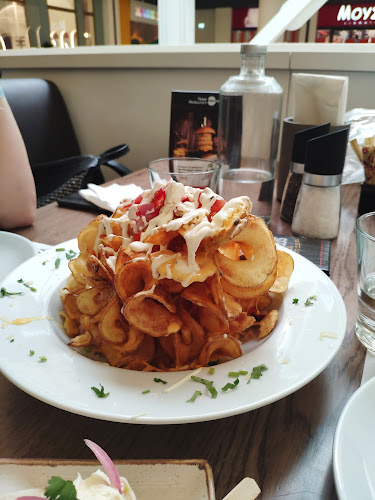 TGI Fridays Golden Hall - Μαρούσι