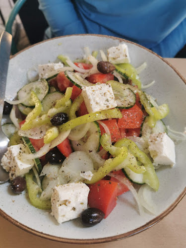 Λαδόκολλα - Γαστρονομία και φιλοξενία