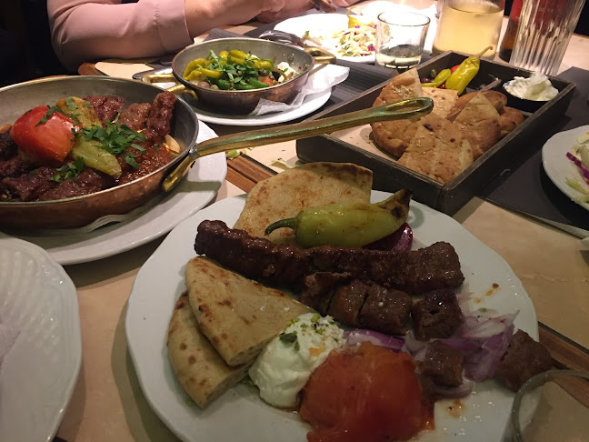 Λεωφ. Δεκελείας 130, Νέα Φιλαδέλφεια Αττικής 143 43