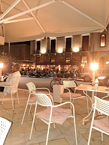 Istiaia café & bistro - Λουτρά Αιδηψού