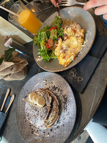 Comentarii opinii despre Rivo All Day Cafe Bar