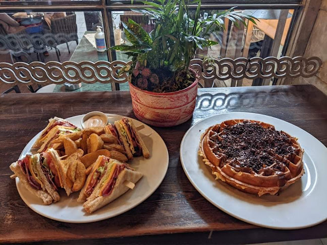 Cafe Bar Καλαμάτα Adelante - Καλαμάτα