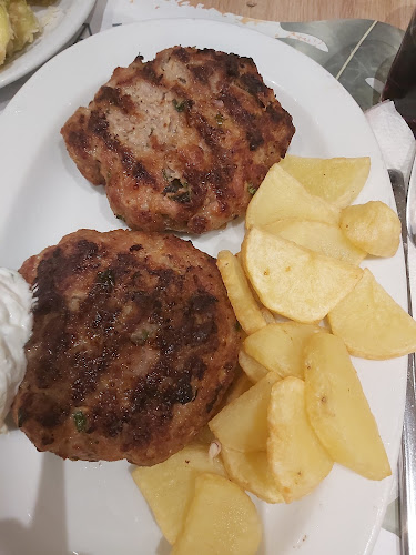 Opinii despre Εξοχικό Κέντρο Καλύβα în Λίμνες - Γαστρονομία και φιλοξενία