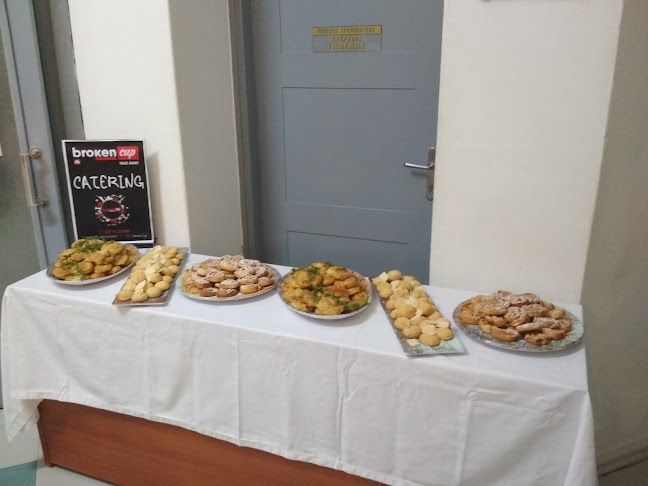 Comentarii opinii despre Broken Cup