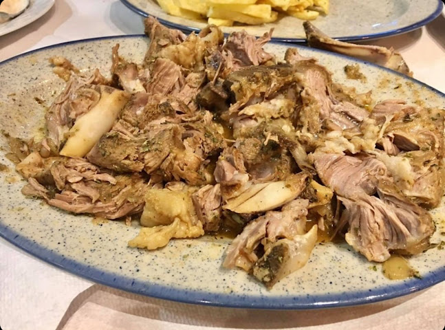 Opinii despre «Χαραλαμπόπουλος» Εστιατόριο - Καφέ - Παραδοσιακό Παντοπωλείο în Βούρβουρα - Γαστρονομία και φιλοξενία