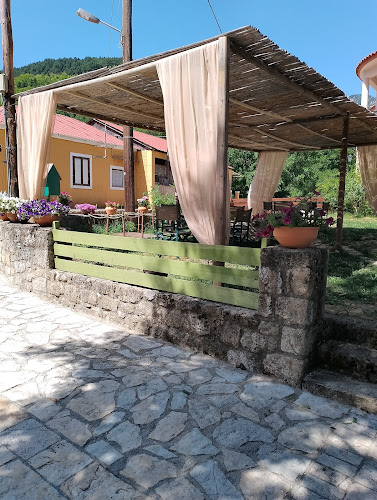 Opinii despre Μαχαίρας în Ακράτα - Γαστρονομία και φιλοξενία