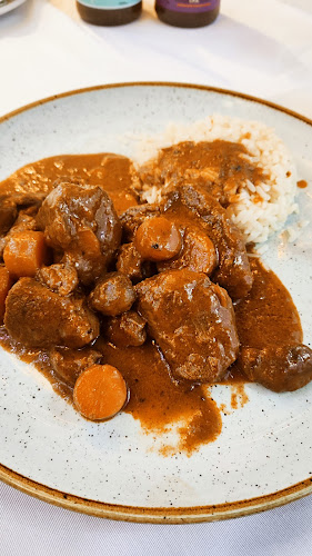 στα ριζά - Γαστρονομία και φιλοξενία