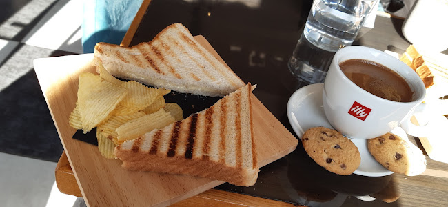 Comentarii opinii despre Ágora District