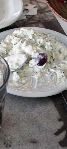 Πλ. Αγίας Τριάδας, Πεντέλη 152 36