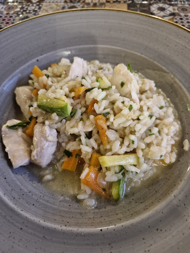 Opinii despre Avocado Restaurant Rhodes în Ρόδος - Γαστρονομία και φιλοξενία