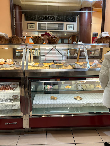 Opinii despre ΑΡΙΣΤΟΝ ΛΟΜΠΟΤΕΣΗΣ în Αθήνα - Γαστρονομία και φιλοξενία