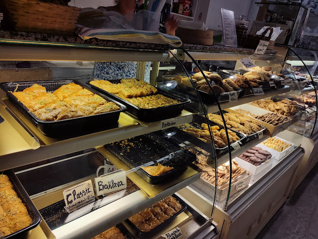 Gioras Wood Medieval Mykonian Bakery - Γαστρονομία και φιλοξενία