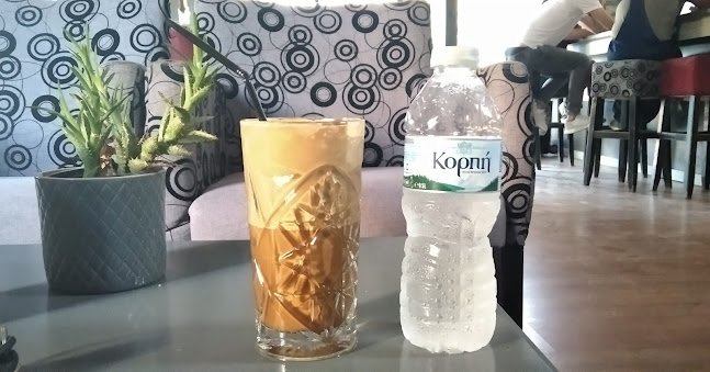 Opinii despre Cafe Αδωνις în Κατοχή - Γαστρονομία και φιλοξενία