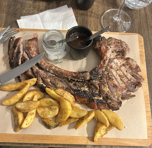 Opinii despre Charcoal Steak Restaurant în Καβάλα - Γαστρονομία και φιλοξενία