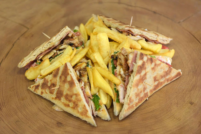 Opinii despre Αυγουστίνος Μαγειρείο - Avgoustinos Greek Restaurant în Ρόδος - Γαστρονομία και φιλοξενία