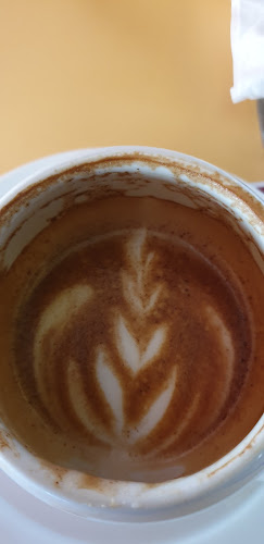 Cafe Bar Καλαμάτα Adelante - Γαστρονομία και φιλοξενία