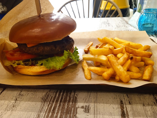 COFFEE WAVES - Νέα Καλλικράτεια