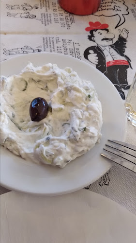 Λαδόκολλα - Γαστρονομία και φιλοξενία