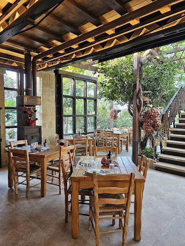 Ταβέρνα Γραμβούσα - Γαστρονομία και φιλοξενία