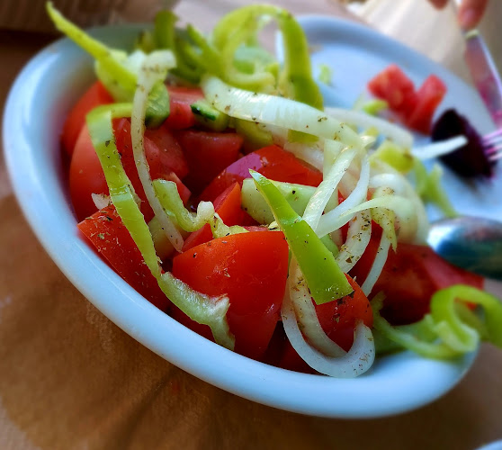 Ψαροταβέρνα ''KABOΣ'' - Καμένα Βούρλα