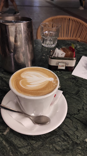 Cafe Bar Καλαμάτα Adelante