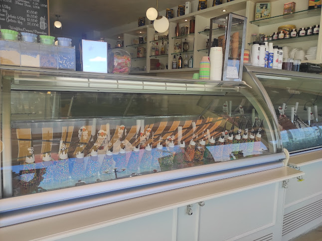 Παγωτομανία Πειραϊκή - Γαστρονομία και φιλοξενία