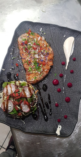 Τριαντάφυλλος - Η Μικρή Πλατεία - Παλαιόκαστρο